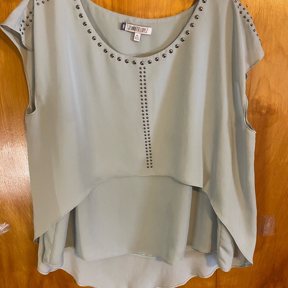 Top - Picture 3 of 4